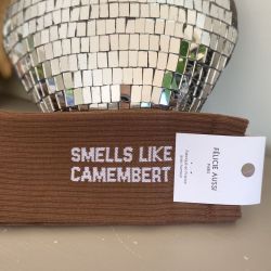 Félicie Aussi - Chaussettes Homme Smell Like Camembert 