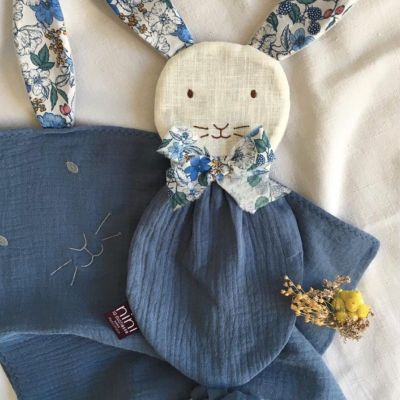 Nini la Duchesse Lange Bleu Myosotis en double gaze de coton & Oreilles de lapin Liberty