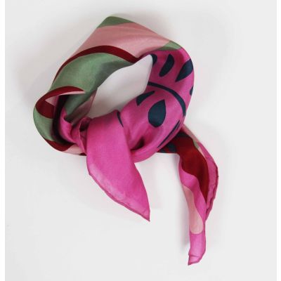 Foulards rose fuchsia, rose poudré, bordeaux, vert et marine