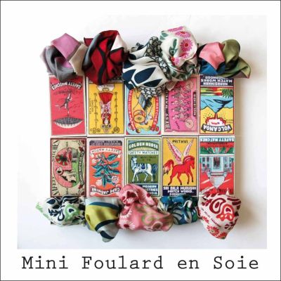 Mini Foulard dans leur jolie boite