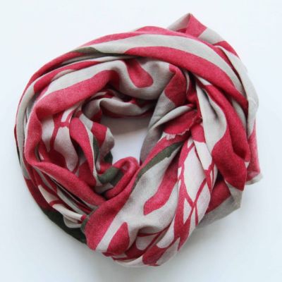 Foulard 100% laine, très fin et doux 