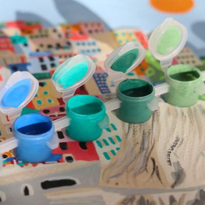 17 petits pots de Peinture écologique et sans danger, de couleurs différentes