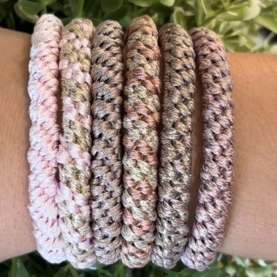 Composition des chouchous KKNEKKI en bracelets